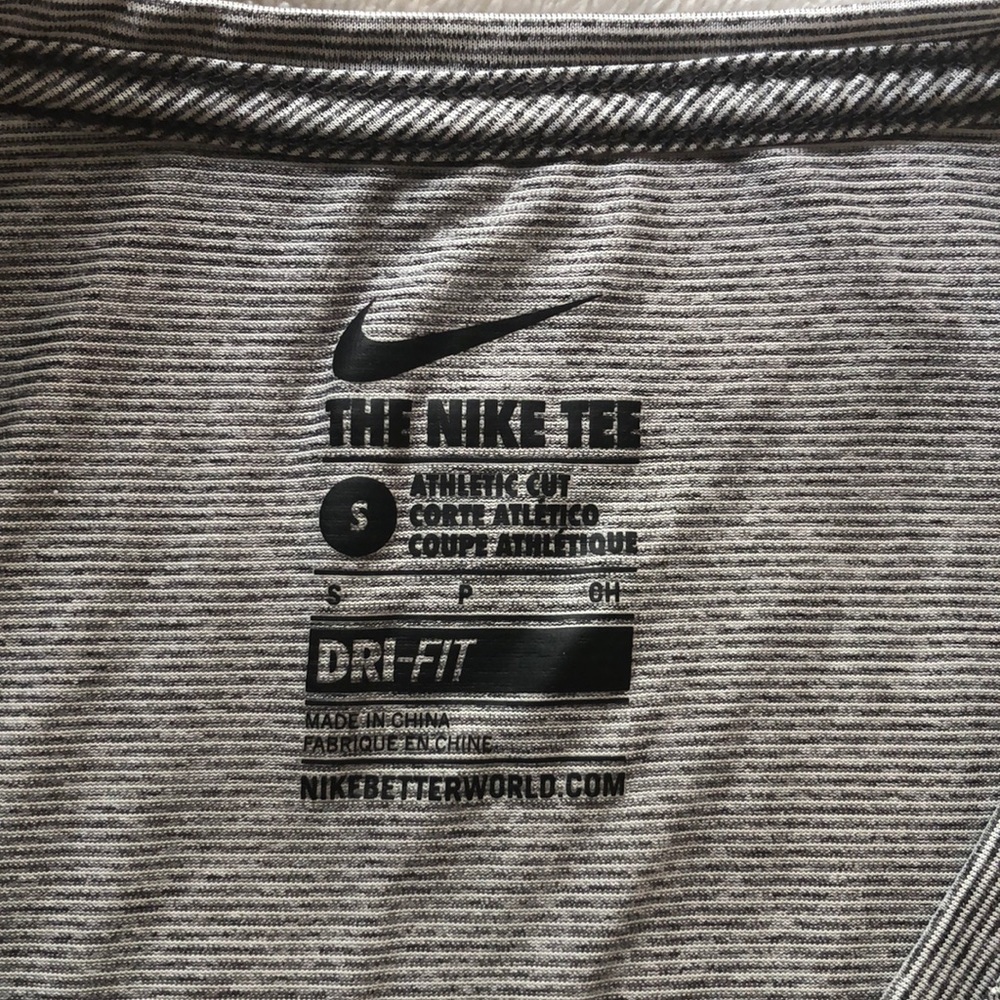 2 Nike Dri-Fit Tops - Picture 2 of 4